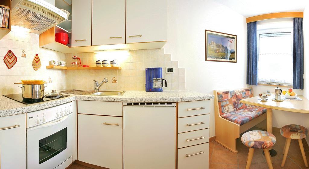 Apartments La Baita Santa Cristina Val Gardena Habitación foto