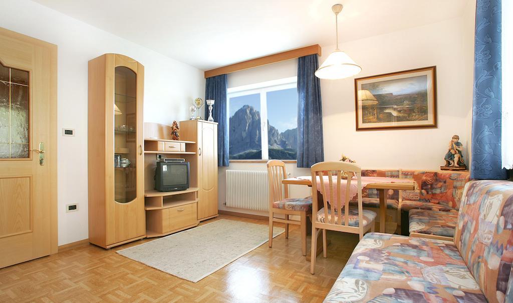 Apartments La Baita Santa Cristina Val Gardena Habitación foto